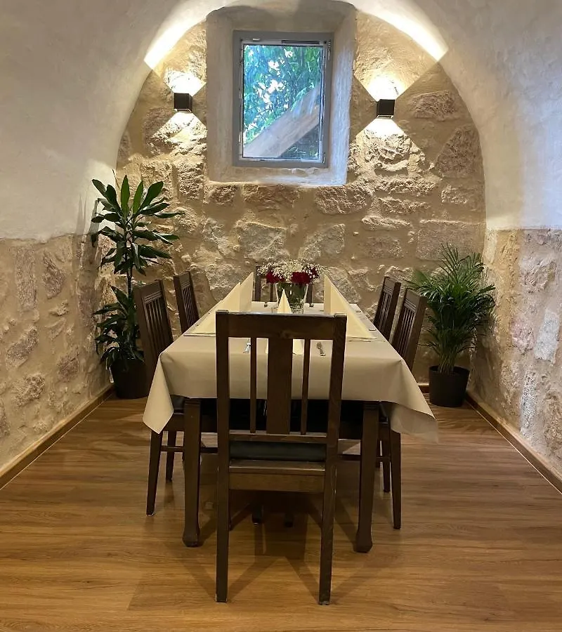 Hotel Gaststaette Weinbruecke Kulmbach Germany